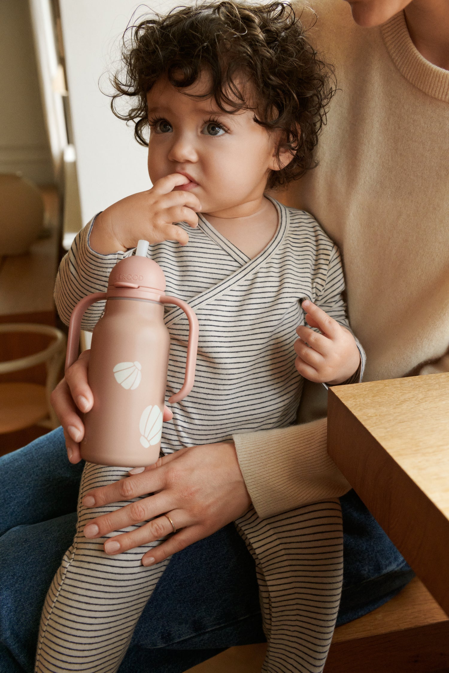 Smart utvalg av drikkeflasker og kopper for babyer og barn fra kvalitetsmerker